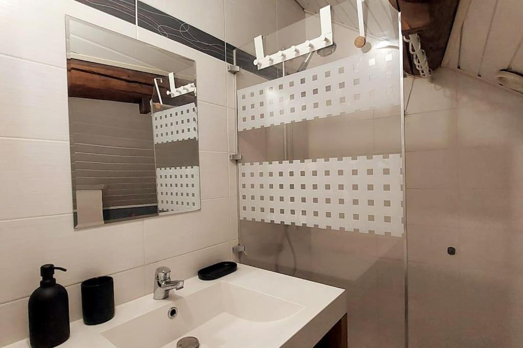 Chalet Charm In The Heart Of The Old Town Annecy Extérieur photo
